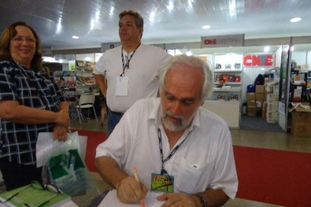 Foto do(a) autor(a) Afr�nio Mendes Catani